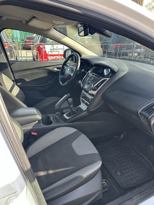 Ford Focus 2012 VIN WF0MXXGCBMCE88188 фото оголошення 4 з 7