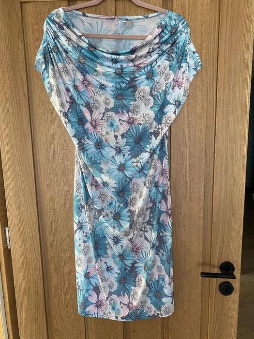 Sukienka w kwiatki