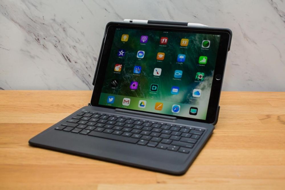 Logitech Slim Folio