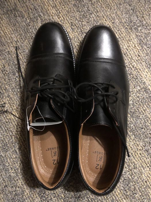 Шкіряні туфлі.