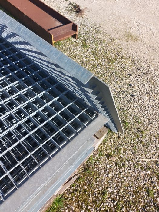 Grelhas metalicas galvanizadas