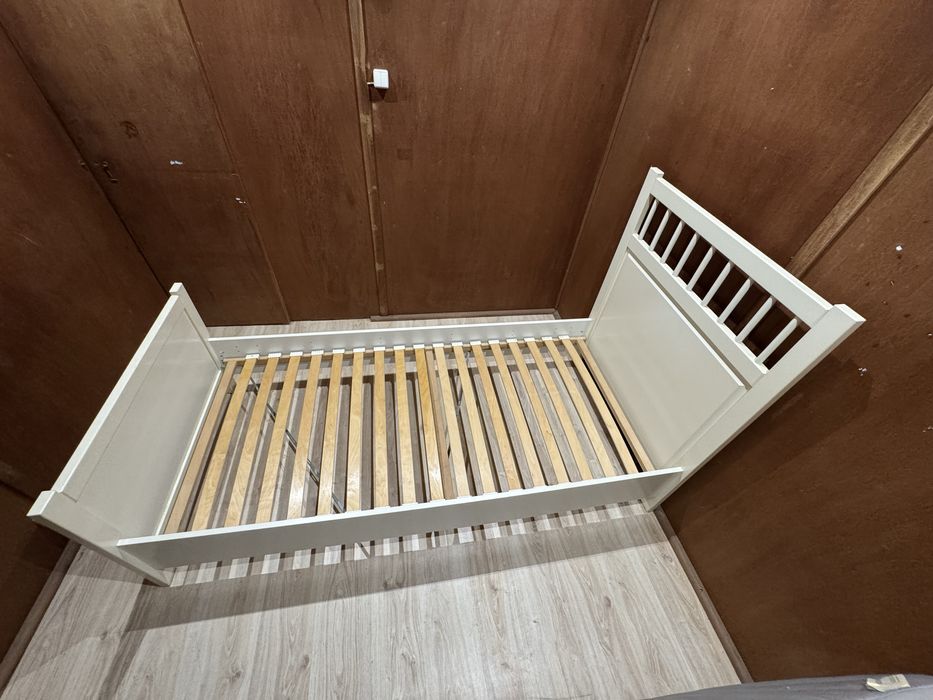 Cama de solteira + Colchao Ikea
