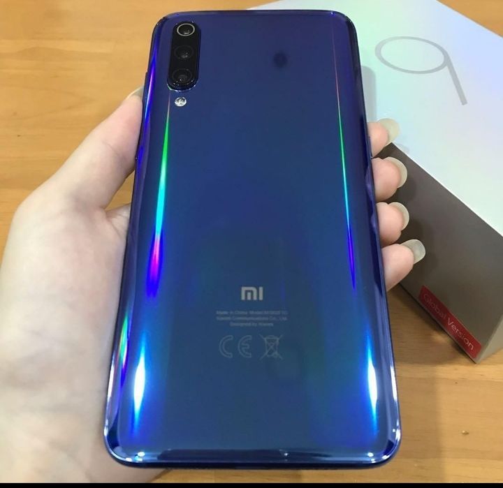 Smartphone XIAOMI Mi 9 (6.39'' - 6 GB - 64 GB - Azul)
