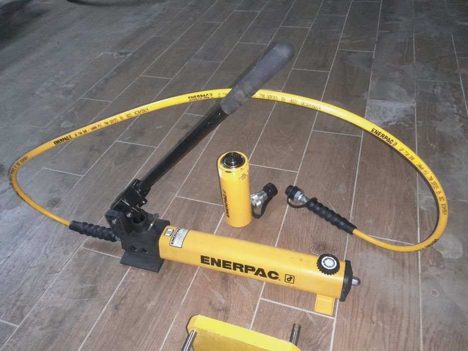 Pompa hydrauliczna enerpac plus cylinder 15t