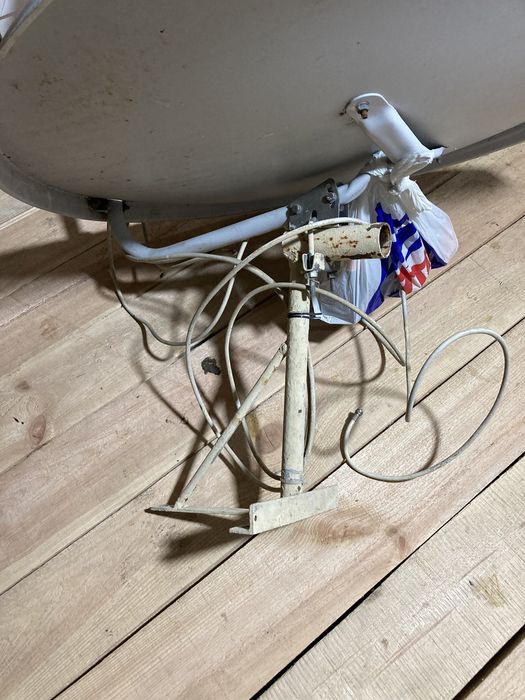 Супутникова антена