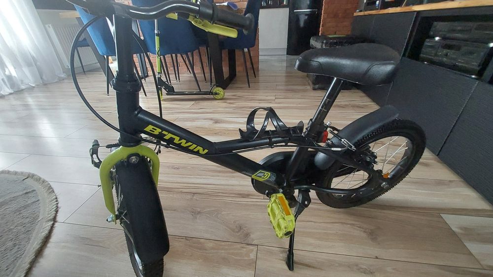 Rower dziecięcy BTWIN Dark Hero 500 + GRATIS hulajnoga 

Stan b.dobr