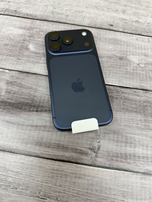 New Iphone 17 Pro 256gb neverlock Deep Blue Global 1240$