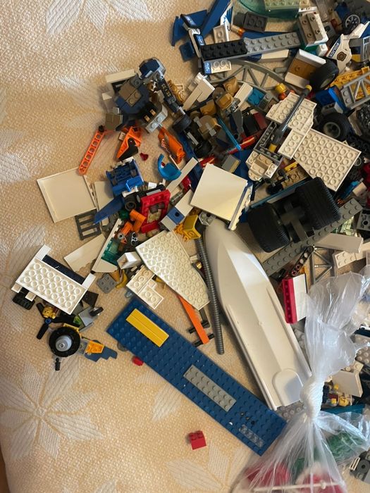 Diversas peças de Lego