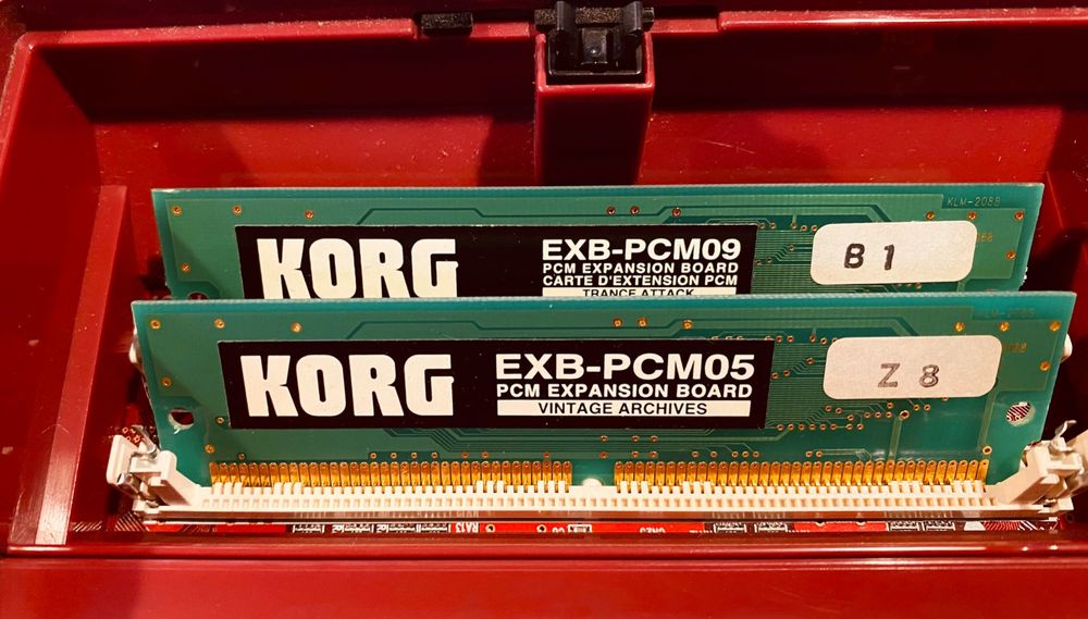 Sintetizador Korg KARMA + Placas de Expansão EXB-PCM05 e EXB-PCM09