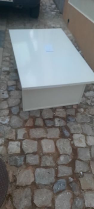 Mesa de apoio baixa