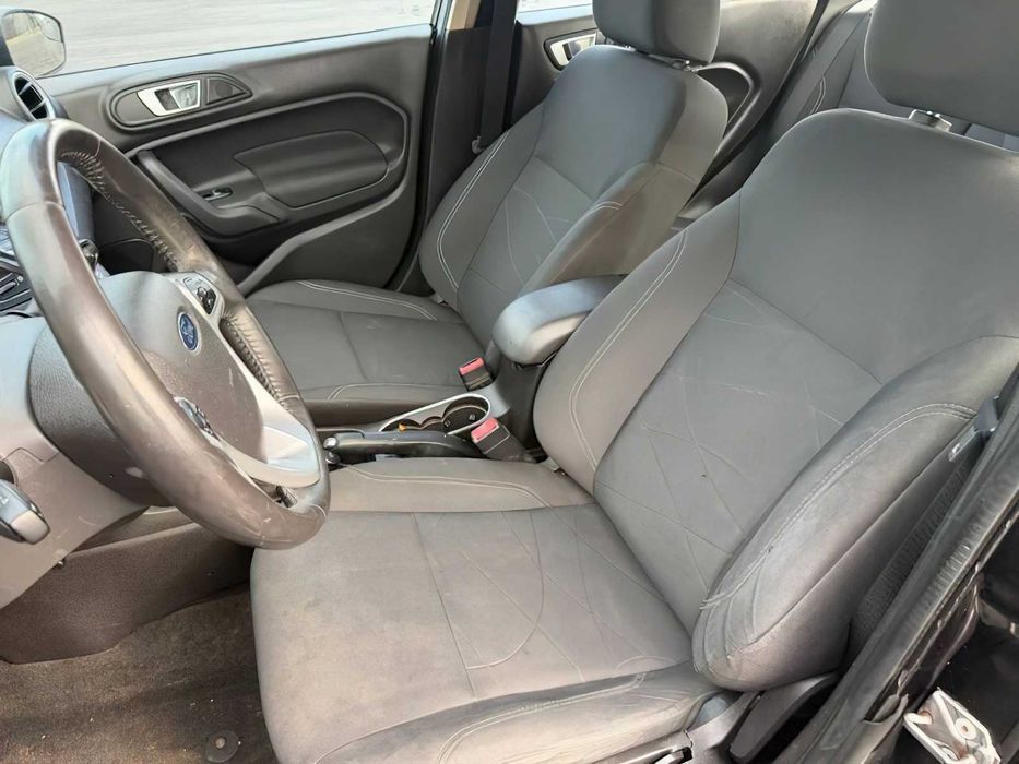 Ford Fiesta Titanium      2015