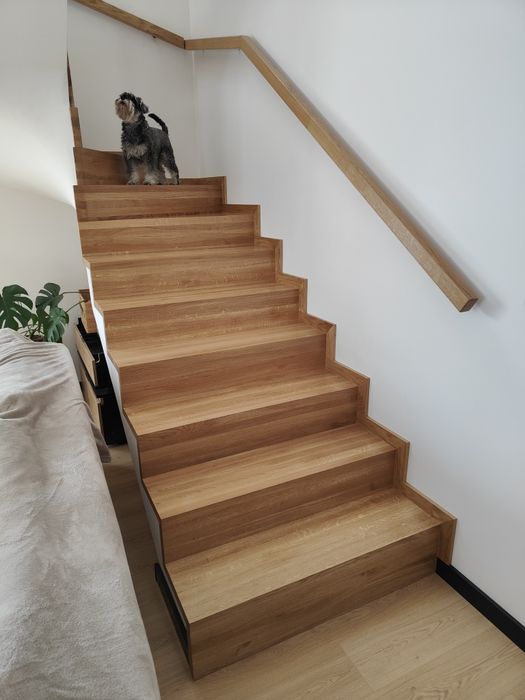 Stopnie drewniane dębowe schody trepy dąb