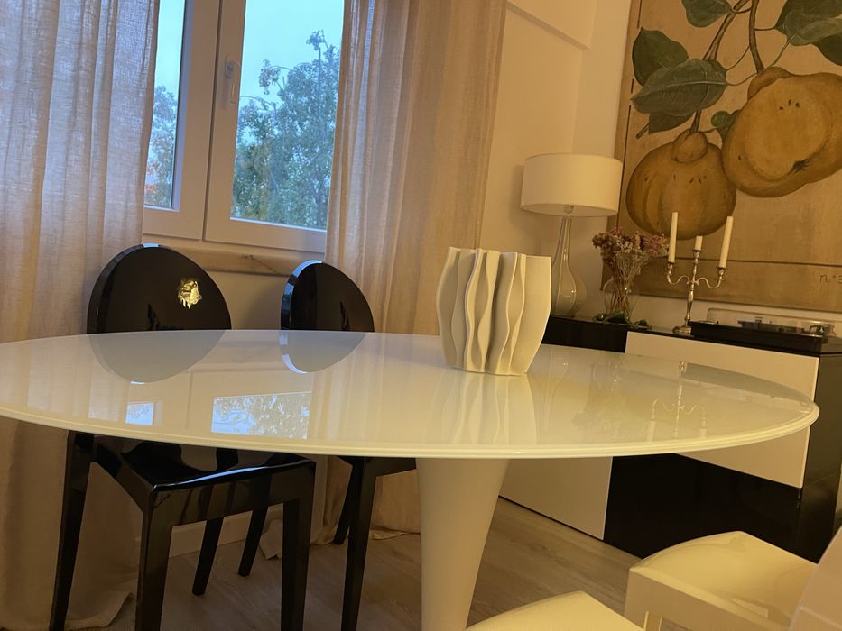 Cadeiras Ghost Kartell by Philippe Starck e Mesa oval - NOVAS