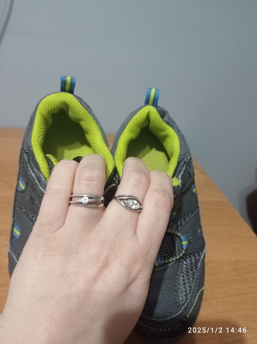 Buty sportowe 28,5 na rzep 29 wkładka 18,5cm