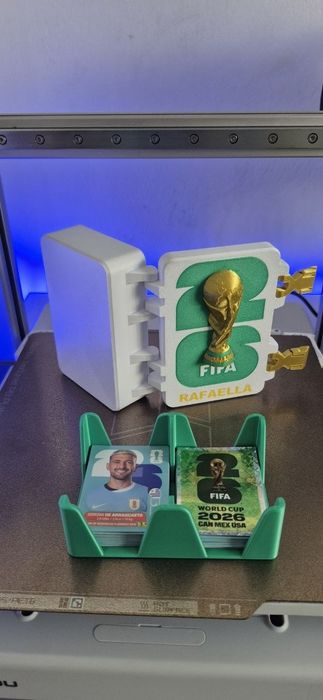Caixinha cromos figurinhas Panini FIFA World Cup 2026