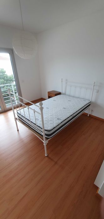 Cama antiga em ferro c/ Colchão