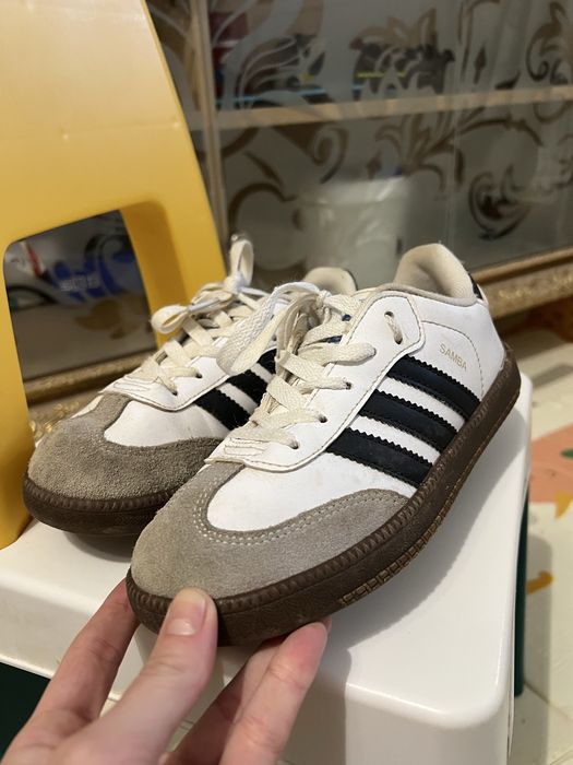 Кроссовки adidas  34(21,5)