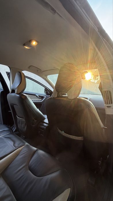 Volvo XC60 2011 R-Design D3
