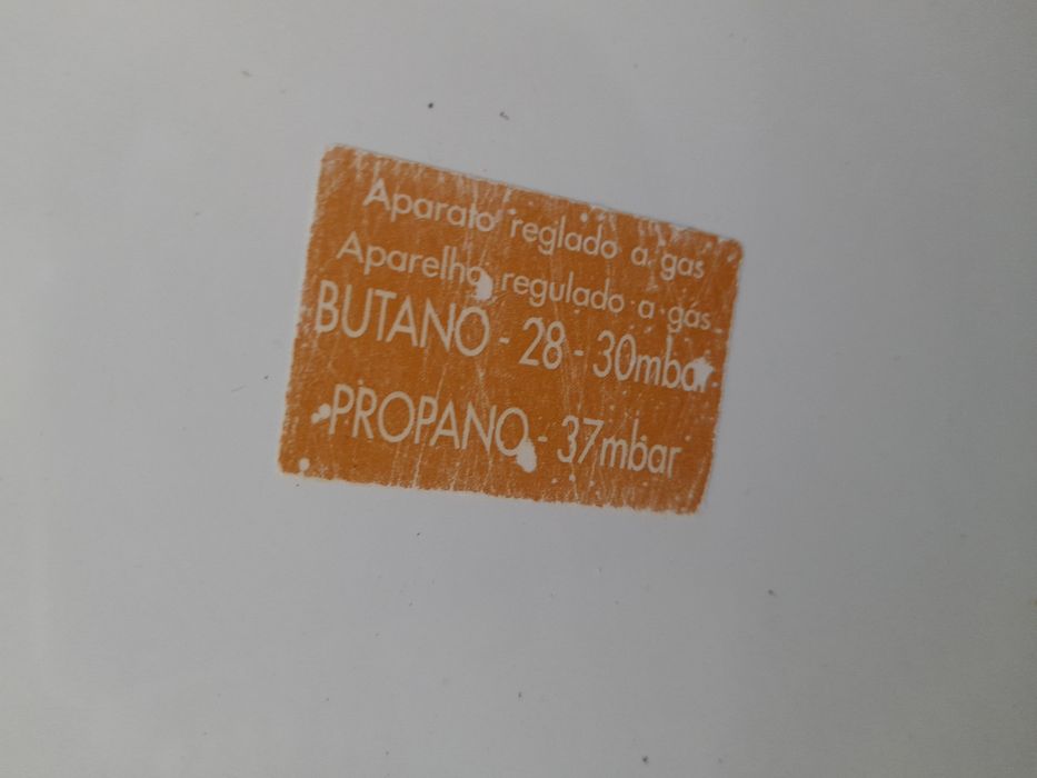 Esquentador VULCANO /ZEUS, de 11lt, para  BOTIJAS com gás butano ou propano. Medidas nas fotos. A funcionar sem problemas