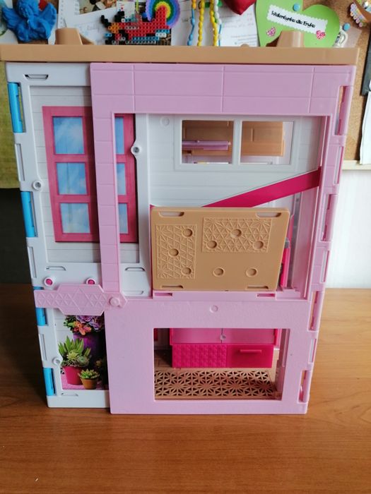 Domek walizka Barbie Matel