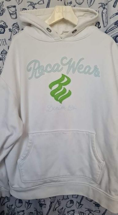 Bluza rocawear biala z kapturem