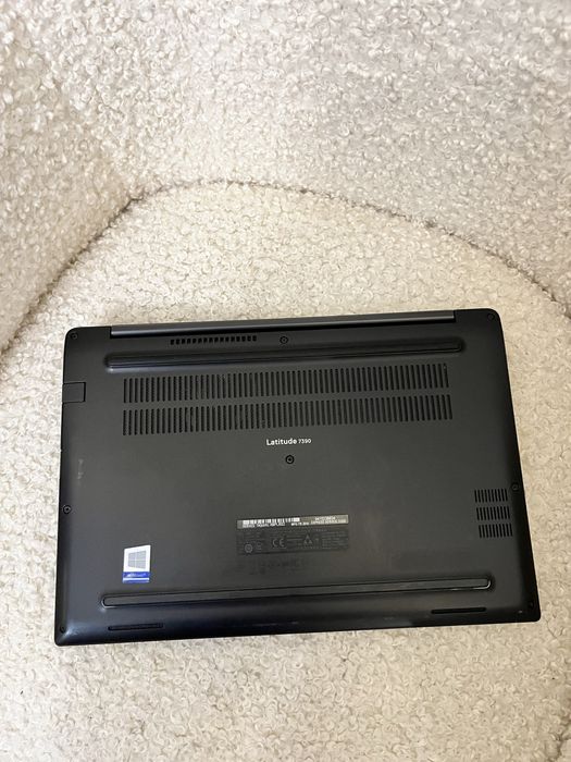 Dell latitude 7390 i7-8650u 13.3inch FHDips