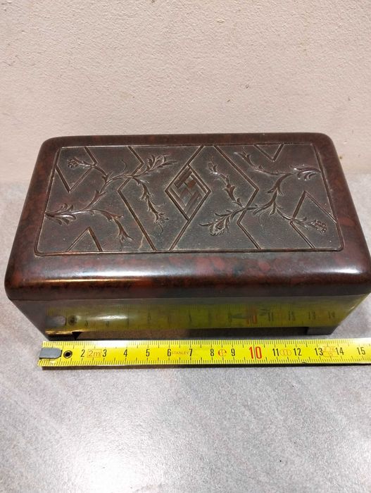 Szkatułka bakielitowa