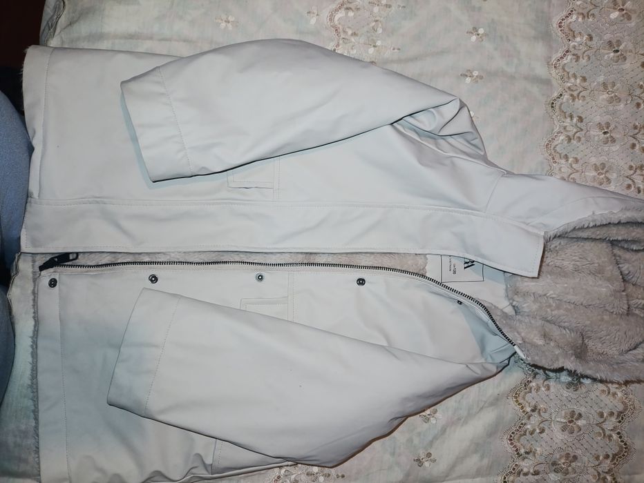 Casaco de menina marca Zara