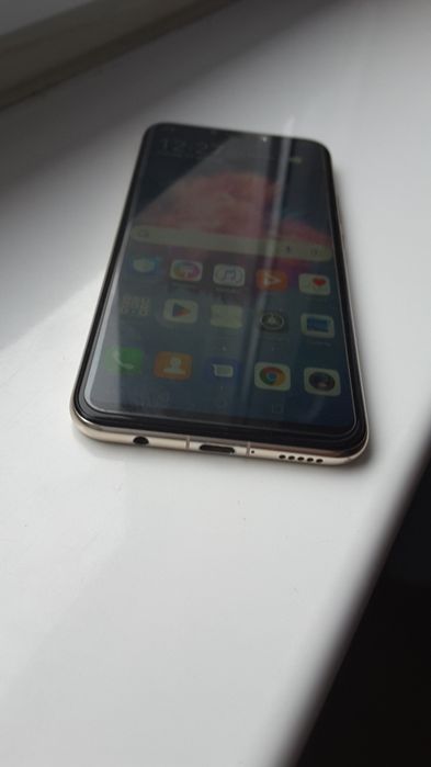 Telefon komórkowy Huawei kolor ZŁOTY plus nowe etui