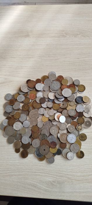 4. Zestaw monet zagranicznych 1 kg