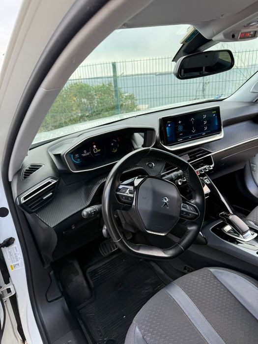 Peugeot e-2008 Allure 100 kW (136 cv)
Preço: 15.500
Loc