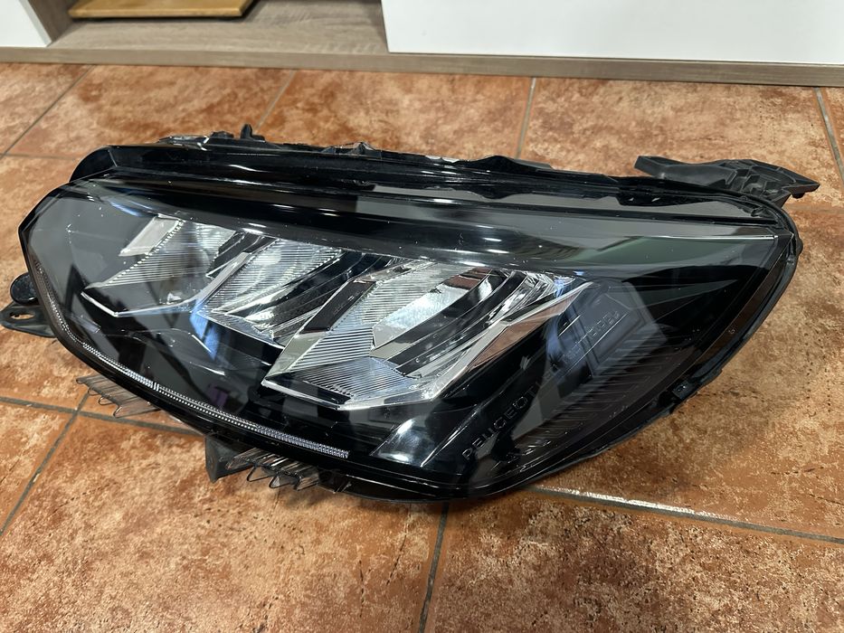 Farol esquerdo peugeot 208/2008 modelos 2021 ate atualidade