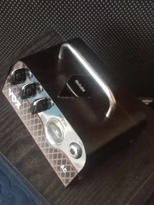 Ламповий гітарний підсилювач VOX MV50 AC
