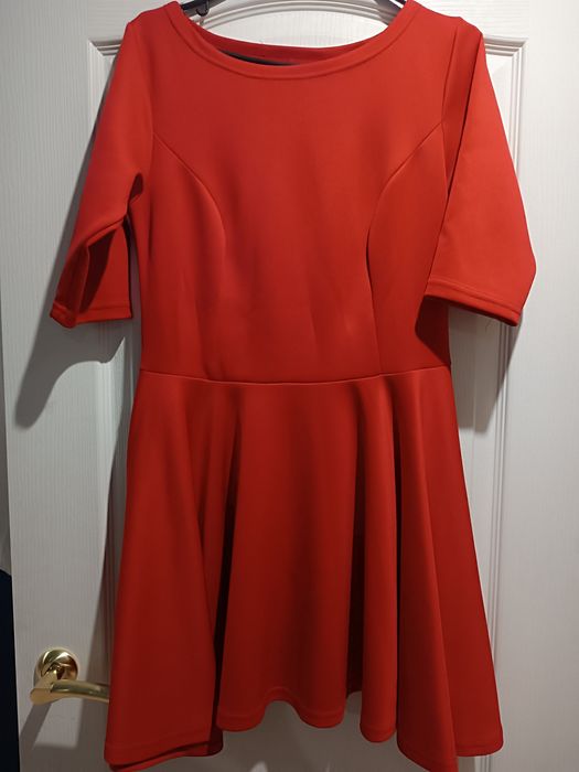 РАСПРОДАЖА! РОЗПРОДАЖ. Плаття, великій вибір. Різні розміри і фасони.