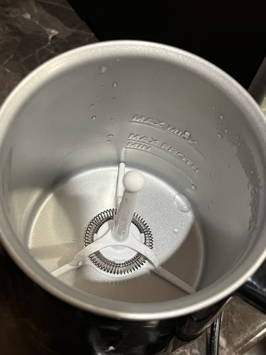 Вспінювач молока Delonghi Alicia latte, піноутворювач, молочник.