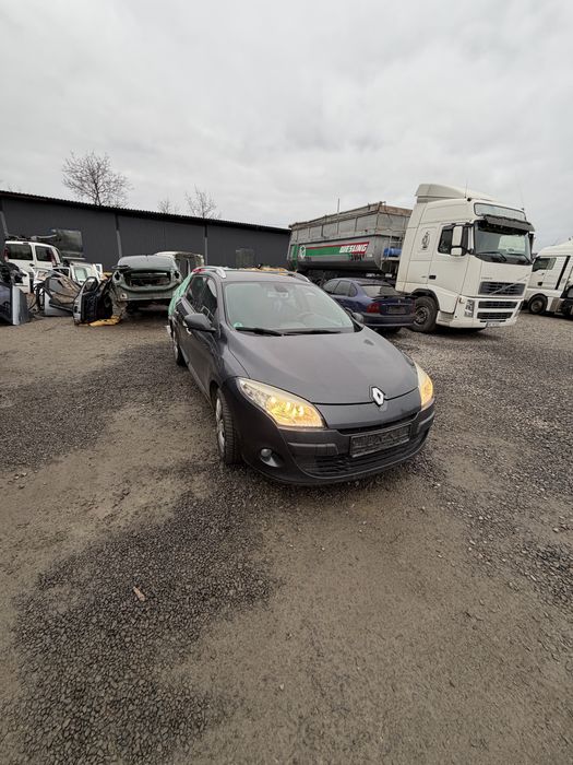 Передній бампер Renault Megane 3 TEB66