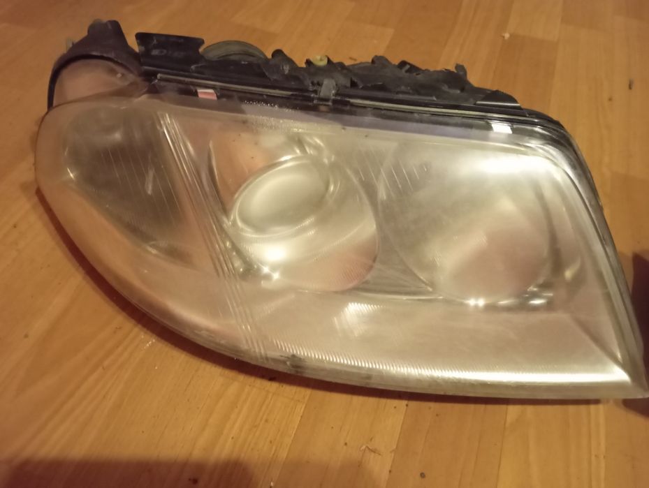 Lampy z silniczkami  przednie pasat 1.9 tdi2003