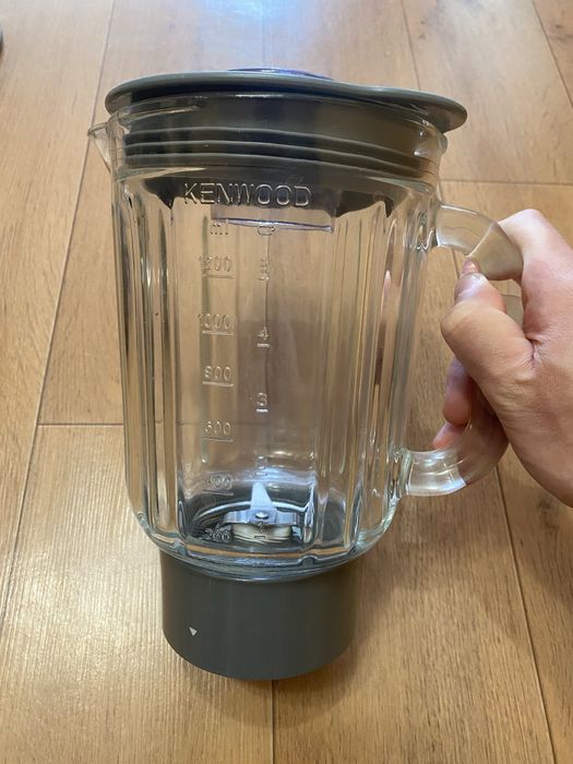 Продам кухонный комбайн Kenwood Chef