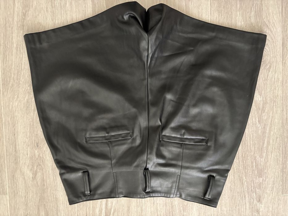 Шорти з еко-шкіри