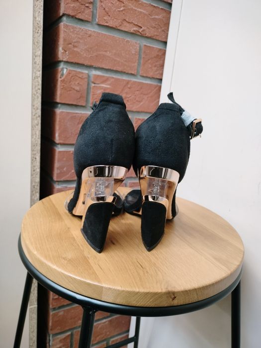 Buty, sandałki oryginalne, r.38 nowe