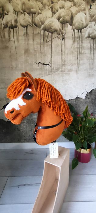 Hobby horse A4 z napierśnikiem, rudy