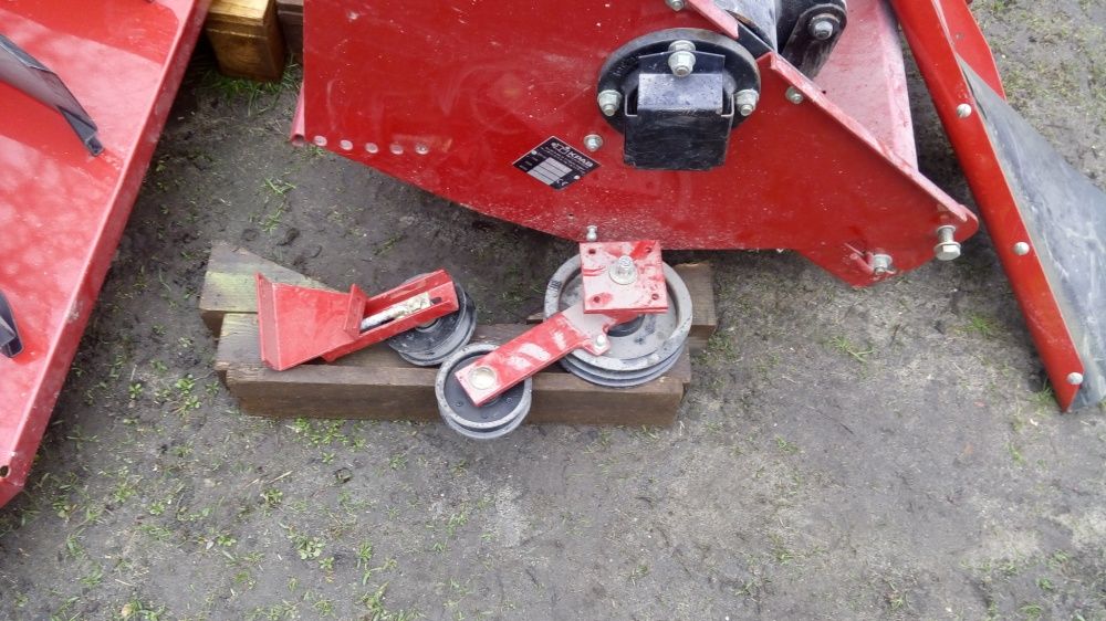 Измельчитель подрібнювач січкарня соломи Case MDW Лида Бізон Ліда Кейс