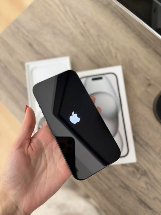 Продам iphonne 15 128gb