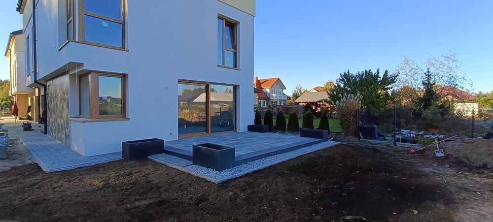 Układanie kostki brukowej granitowej odwodnienia