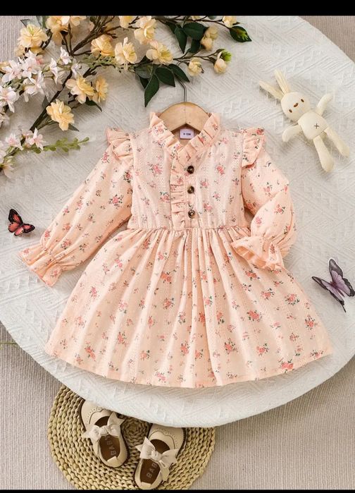 Рожева сукня для дівчинки