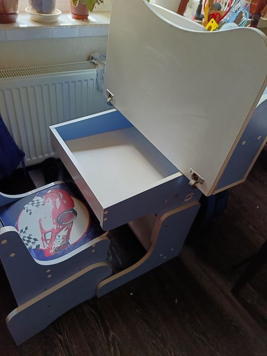 Дитячий стіл парта