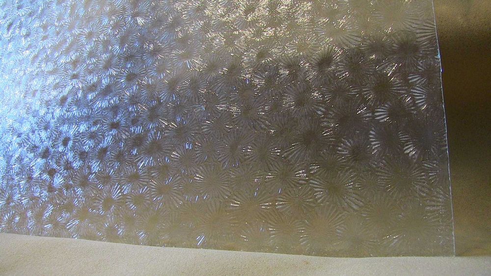 Стекло узорчатое 46,5 х 63 см. 4мм