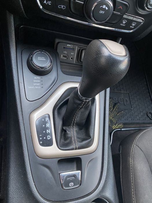 Jeep Cherokee sport ПДВ