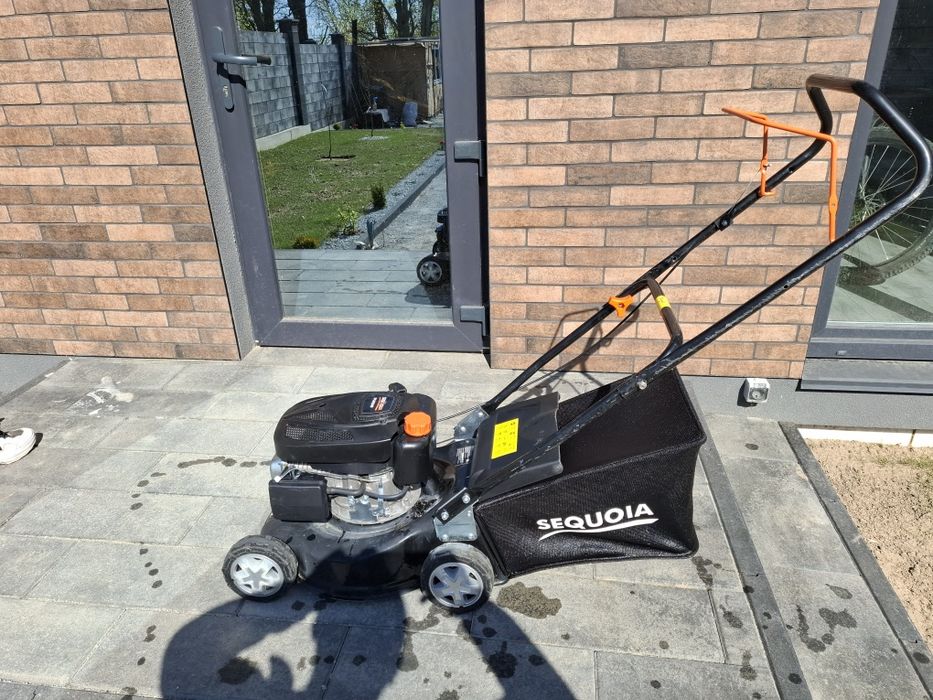Газонокосарка Sequoia SPLM 3040 4x тактний двигун