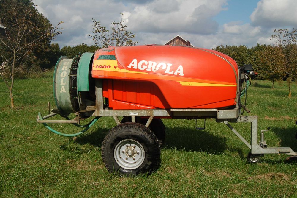 Opryskiwacz przyczepiany sadowniczy Agrola 1000V/35NW/AR